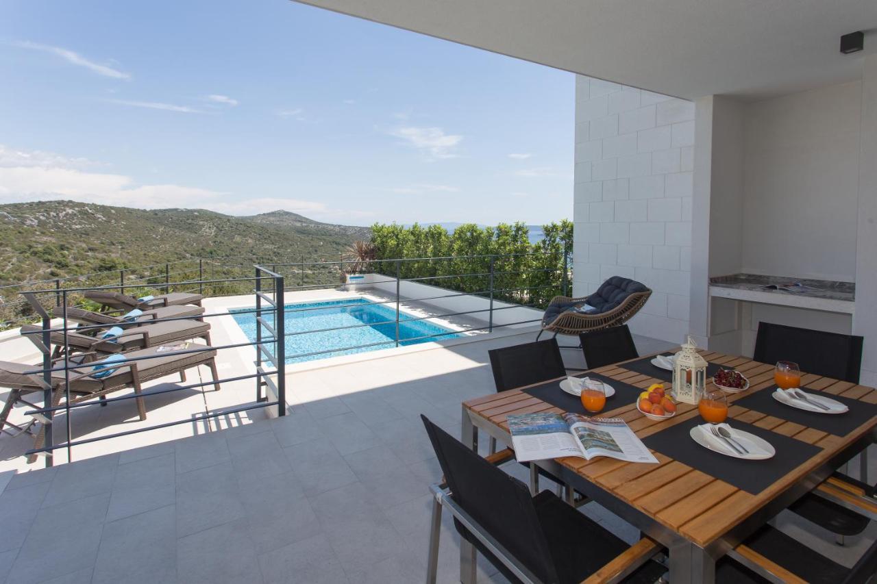 View Villas Collection Vinisce Exterior photo